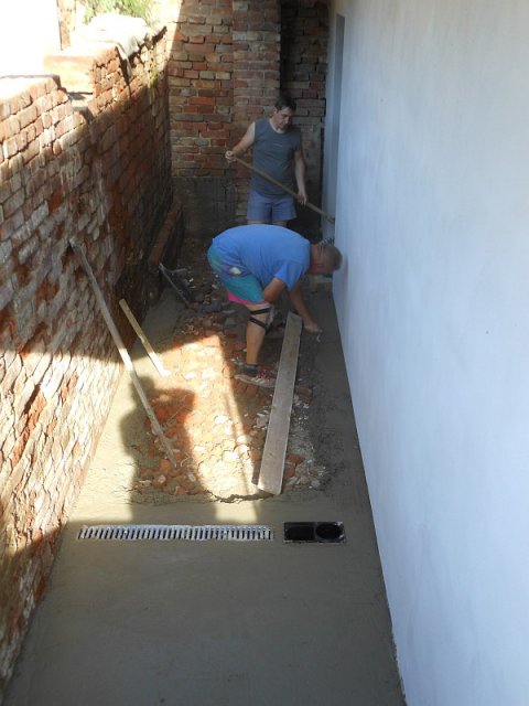 uprava_dvorku_a_zidky_02